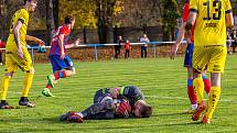 13. kolo FORTUNA ČFL, skupina A: FK ROBSTAV Přeštice (na snímku fotbalisté ve žlutých dresech) - FC Viktoria Plzeň B 1:2 (1:1).