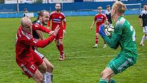 8. kolo FORTUNA divize A: SK Klatovy 1898 (na snímku fotbalisté v červených dresech) - SK Petřín Plzeň 0:1 (0:0).