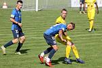 5. kolo FORTUNA ČFL, skupina A: FK ROBSTAV Přeštice (na snímku fotbalisté ve žlutých dresech) - TJ Jiskra Domažlice (modří) 5:1 (2:0).