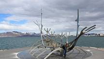 Reykjavík - ocelová skulptura vikingské lodi