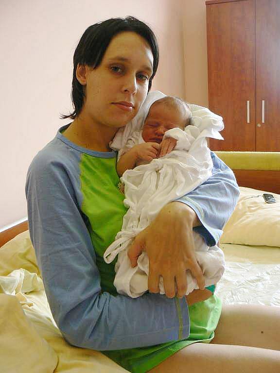 Michaela Šlamorová, 2,42 kg, 49 cm, 17. 9. 14.50 hod., Eva Šlamorová a Pavel Švíka ze Stříbra, FN