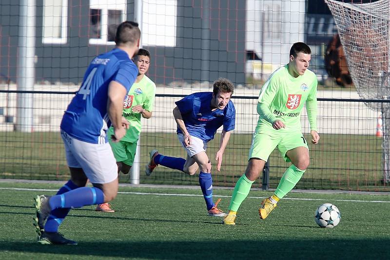 Krajský přebor (18. kolo): TJ Sokol Plzeň-Černice (na snímku fotbalisté v modrých dresech) - FK Tachov 0:3.