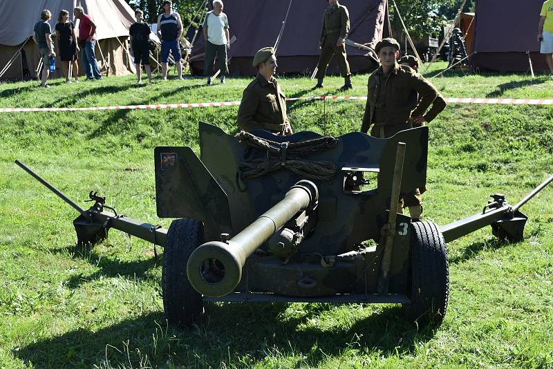 V Myslívě si připomněli návrat vojáků Československé obrněné brigády do vlasti a působení armády Spojených států amerických v západních Čechách.