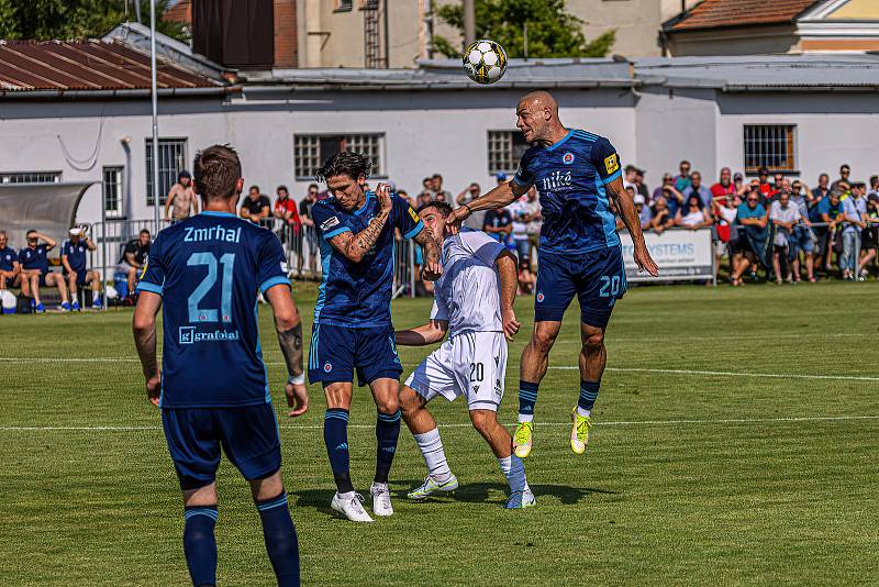 FC Viktoria Plzeň (bílí) - ŠK Slovan Bratislava 3:1.