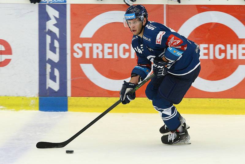 Ze zápasu 11. kola hokejové Tipsport extraligy HC Škoda Plzeň (v modrém) -  Bílí tygři Liberec 3:1