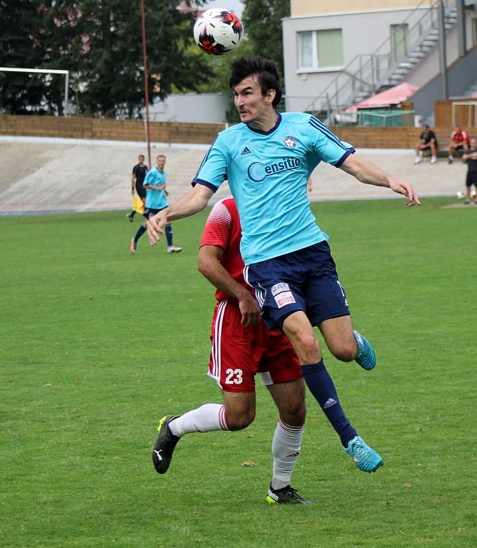 7. kolo FORTUNA divize A: SK Petřín Plzeň (červení) - SK Otava Katovice (modří) 7:0.