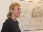 Claudia Weber z německého města Traunstein je držitelkou Grand Prix 9. mezinárodního Bienále kresby Plzeň 2014. Uspěla s kresbami s názvy Kuchyň, Obývací pokoj a Ložnice