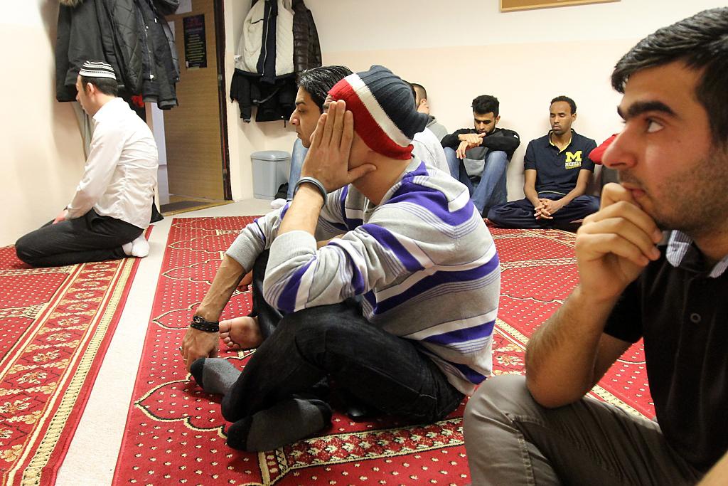 Muslimové v Plzni se modlili za Francii - Plzeňský deník