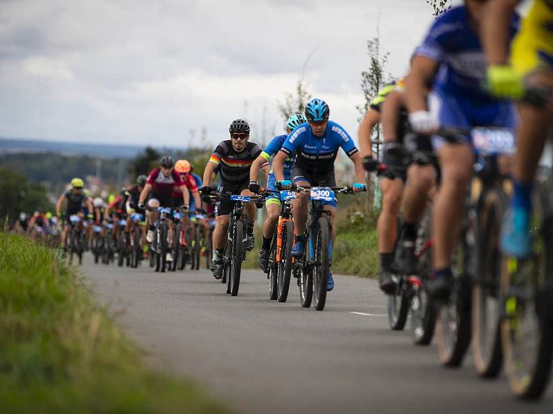 Start hlavního závodu na 55 km.