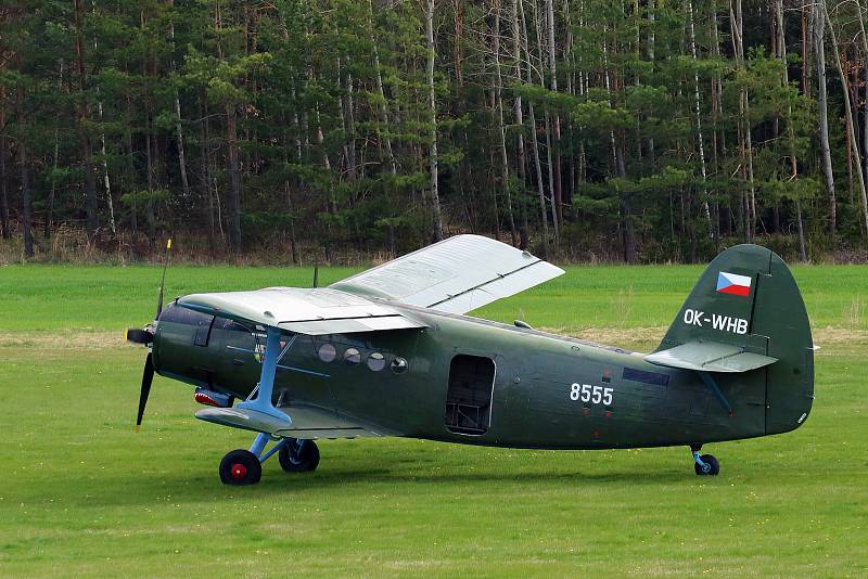 Antonov An-2 (Andula) letadlo pro výsadek parašutistů - Den ve vzduchu Plasy 2022