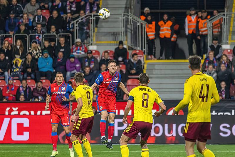 Série neporazitelnosti fotbalistů Viktorie Plzeň skončila po 35 zápasech, v sobotu prohráli v 15. kole FORTUNA:LIGY doma s pražskou Spartou 0:1.