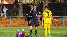 13. kolo FORTUNA ČFL, skupina A: FK ROBSTAV Přeštice (na snímku fotbalisté ve žlutých dresech) - FC Viktoria Plzeň B 1:2 (1:1).