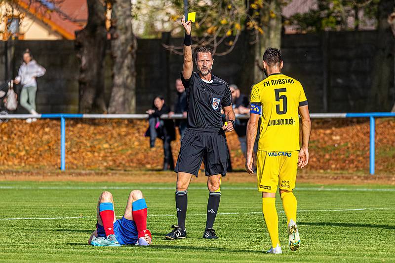 13. kolo FORTUNA ČFL, skupina A: FK ROBSTAV Přeštice (na snímku fotbalisté ve žlutých dresech) - FC Viktoria Plzeň B 1:2 (1:1).