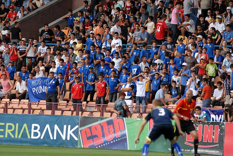 Před deseti lety povzbuzovala plzeňské fotbalisty v Jerevanu jen hrstka fanoušků.