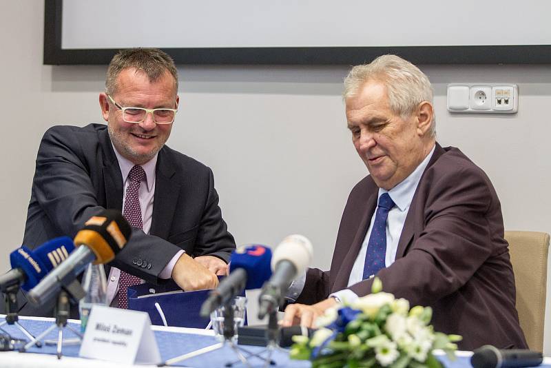 Prezident Miloš Zeman ve spalovně v Chotíkově