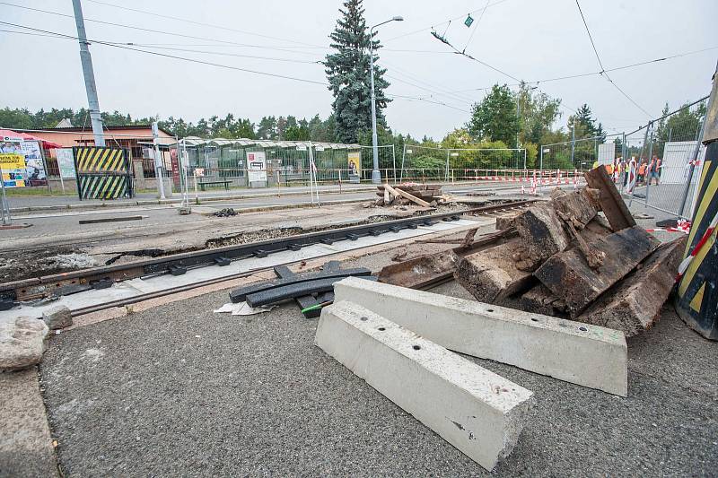 Rekonstrukce tramvajového kolejiště linky č. 1 v Plaské ulici v Plzni.