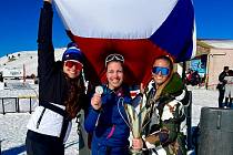 Trojice hráček snowvolejbalu přivezla z turnaje  v lyžařském středisku Yedikuyular Kayak Merkezi druhé místo