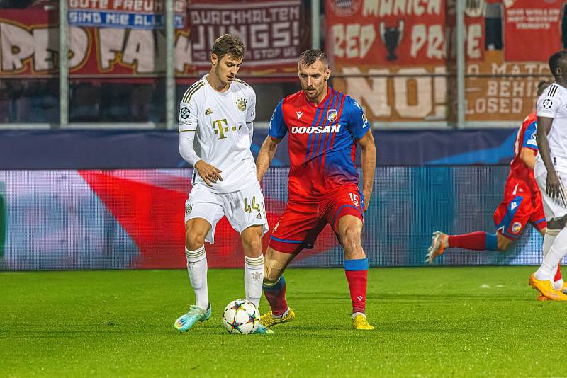 Fotbalisté Viktorie Plzeň podlehli v dalším utkání Ligy mistrů na domácím hřišti Bayernu Mnichov 2:4.