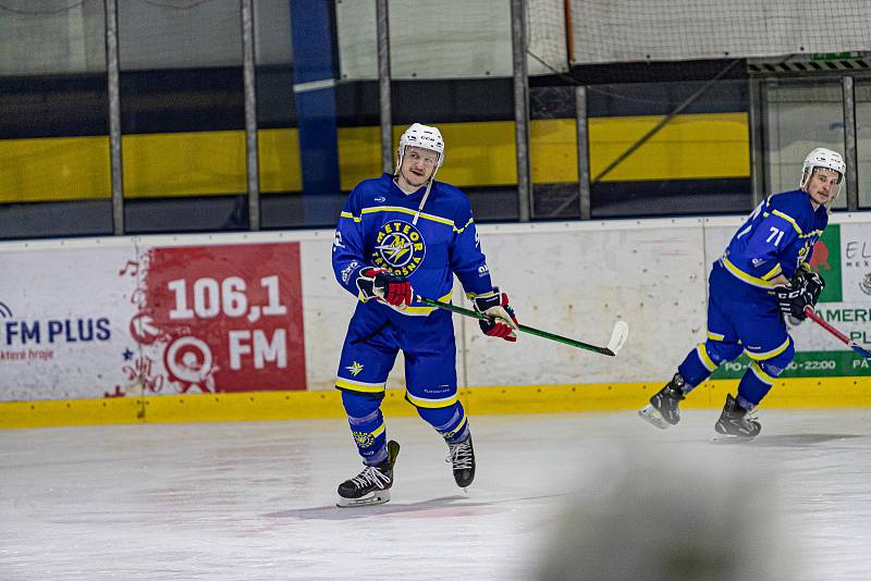 HC Meteor Třemošná (modří) vs. HC Rokycany 4:3 (2. finále play-off krajské hokejové ligy).