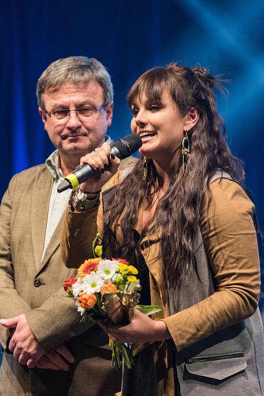 V hudební anketě Žebřík se nejlepší zpěvačkou stala Ewa Farna.