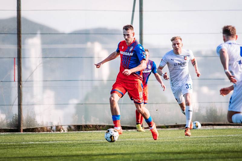 Roman Květ se po zimním přestupu z Bohemians 1905 rychle zabydlel v základní sestavě plzeňské Viktorie.