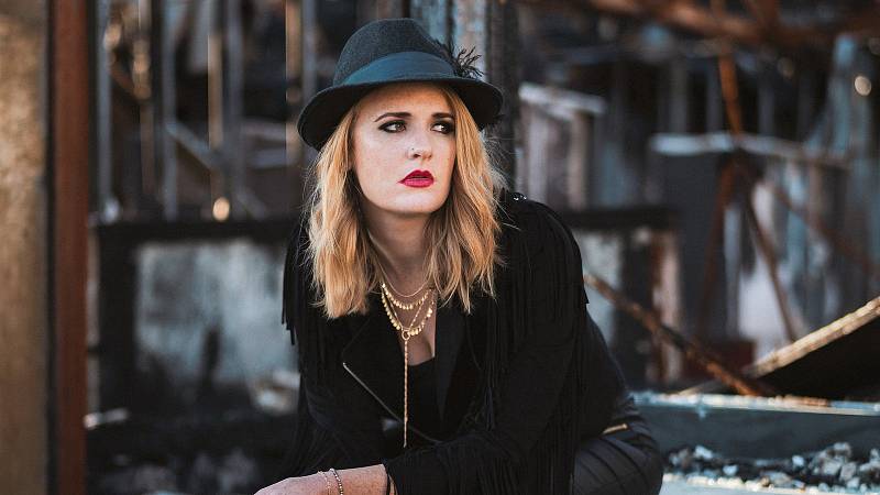 Elles Bailey.