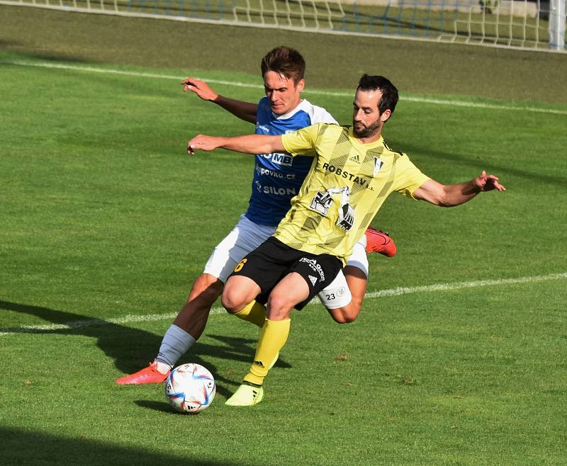 FC SILON Táborsko - FK ROBSTAV Přeštice (žlutí) 2:2.