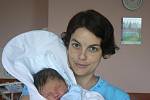 Marii a Petru Hejzkovým z Plzně se 10. 4. dvě minuty po páté hodině odpoledne narodil ve FN prvorozený syn Martin (3,33 kg, 51 cm)