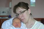 Sedmiletá Andrea se už nemůže dočkat své novorozené sestřičky Lucinky (4,50 kg, 53 cm), která se narodila Iloně a Aleši Koubovým z Tymákova 8. 4. ve 13.29 hod. ve FN v Plzni