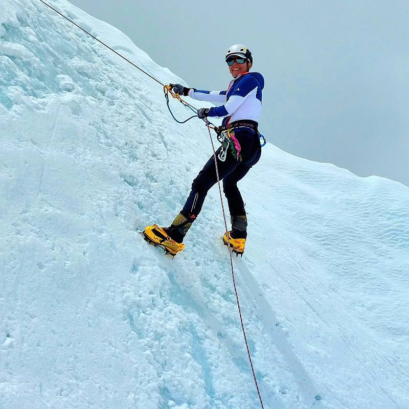 Horolezkyně Eva Perglerová při přípravách před výstupem na vrchol Mount Everestu. Foto: archiv Evy Perglerové