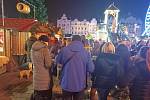 Poslední minuty vánočních trhů v Plzni.