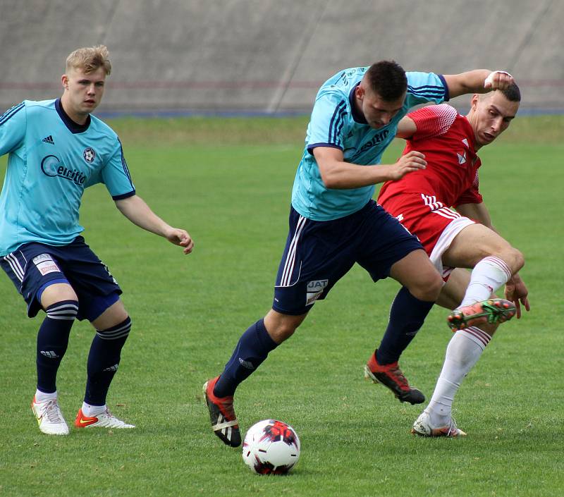 7. kolo FORTUNA divize A: SK Petřín Plzeň (červení) - SK Otava Katovice (modří) 7:0.