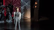 Ondřej Tolar (Chaplin, junior), Andronika Tarkošová (Hannah Chaplin, maminka)