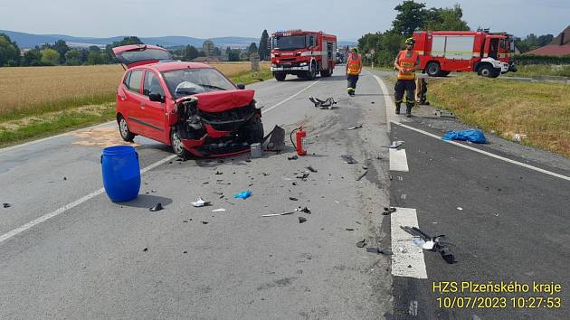 Nehoda u obce Dolní Lukavice na jižním Plzeňsku zkomplikovala dopravu ...