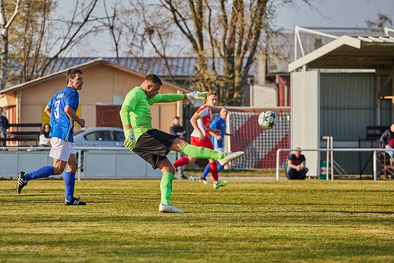 18. kolo KPM: Černice (modří) vs. Slavia Vejprnice 1:1 (6:7 na penalty)