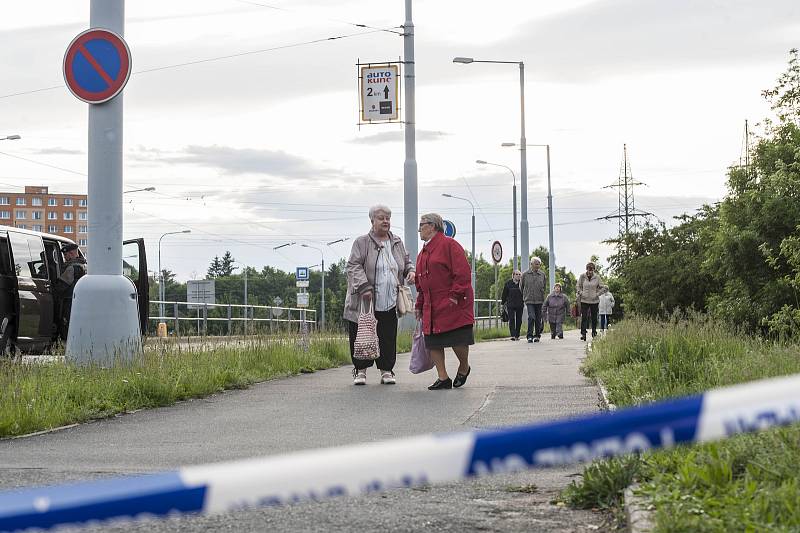 Policisté evakuovali městskou část Skvrňany