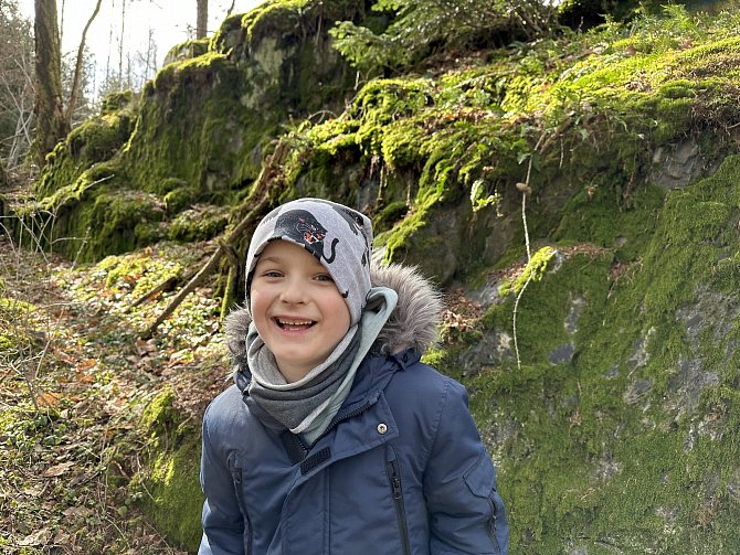 Sedmiletý Adámek z Plzně má závažnou diagnózu -  autismus a těžké mentální postižení. I tak ale občas vidí rodiče úsměv na jeho tváři.