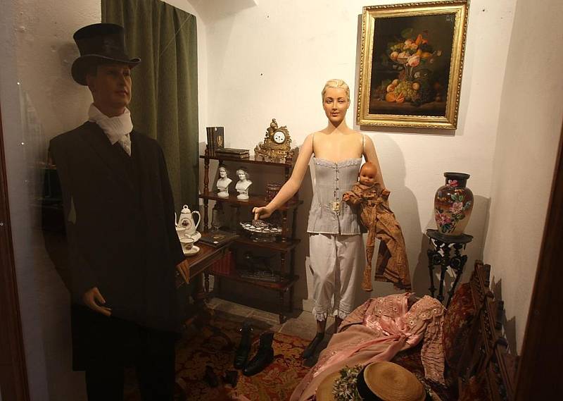 Výstava Jak se žilo v Plzni za císaře „Procházky“ v Národopisném muzeu v Plzni