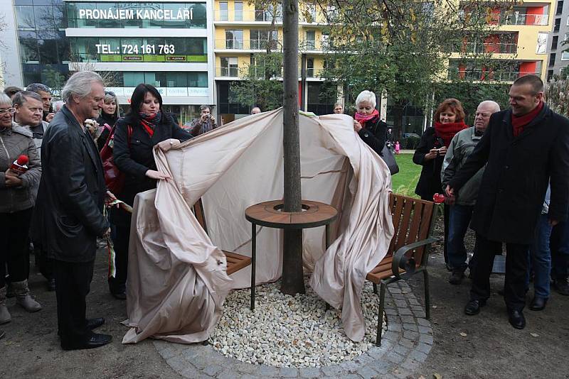 Slavnostní odhalení Lavičky Václava Havla