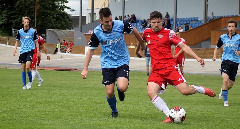 27. kolo FORTUNA divize A: SK Petřín Plzeň (červení) - ČLU Beroun 5:2.