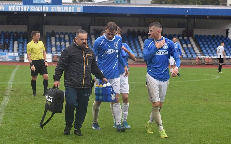 7. kolo FORTUNA divize A: TJ Jiskra Domažlice B (na snímku fotbalisté v modrých dresech) - SK Tochovice 3:0 (2:0).