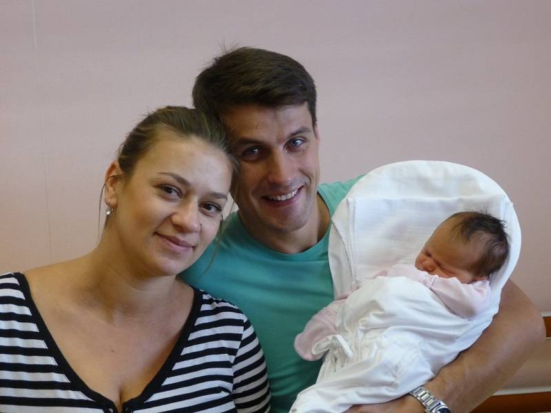 Maminka Lucie a tatínek Jan Šulanovi z Plzně se radují z narození Anny (3,36 kg, 50 cm). Jejich prvorozená holčička přišla na svět 17. listopadu v 5:58 ve Fakultní nemocnici v Plzni