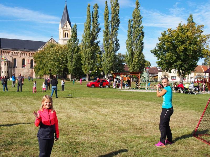 Na letošní ročník přišlo kolem osmdesáti občanů a i díky slunečnému počasí si to náležitě užili.