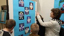 Výstava touškovských dětí se speciálními vzdělávacími potřebami v plzeňské galerii Paletka