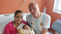Emma  (3,30 kg, 50 cm) se narodila v klatovské porodnici 26. května ve 21:35. Svoji prvorozenou holčičku přivítali na světě rodiče Barbora a Josef Viktorovi z Nepomuku