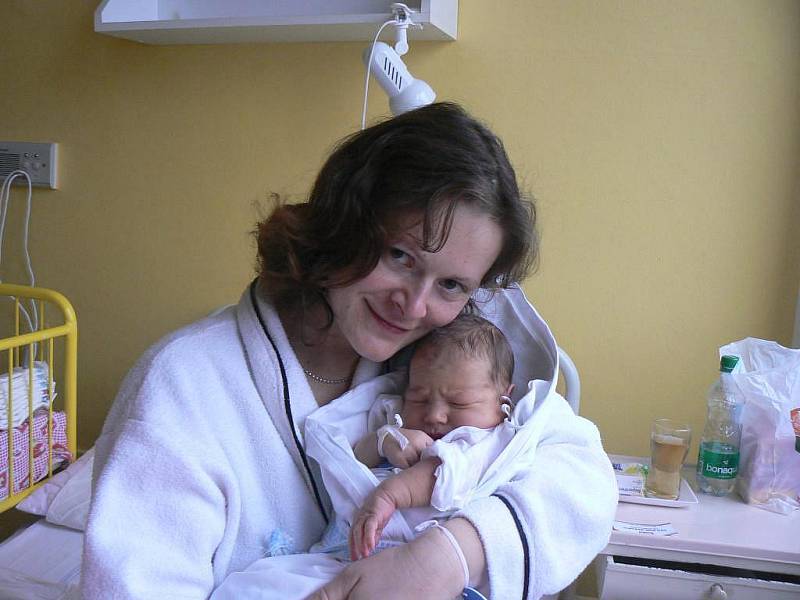 Mamince Mirce a tatínku Ivanovi z Holýšova se 20. listopadu v 8.47 hod. narodil v plzeňské Mulačově nemocnici syn Marek Nový (3,85 kg, 50 cm)