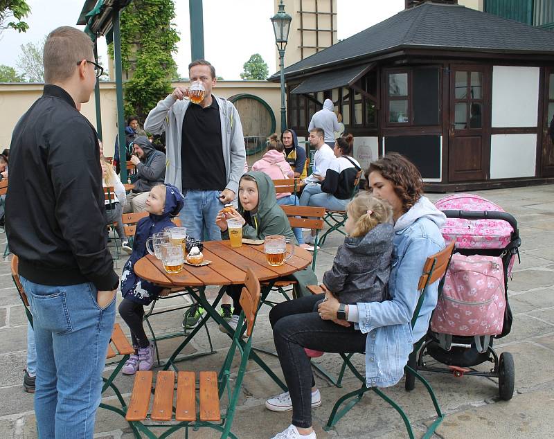 Festival polévky — Plzeň jaro 2022 představil v neděli 29. května v Plzeňském Prazdroji 14 restaurací a bister s dvacítkou různých druhů polévek.
