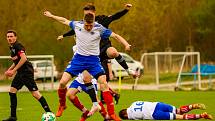 Fotbalisté Volduch (na archivním snímku hráči v černých dresech) porazili v 9. kole céčkové skupiny krajské I. B třídy silné Město Touškov 3:2.