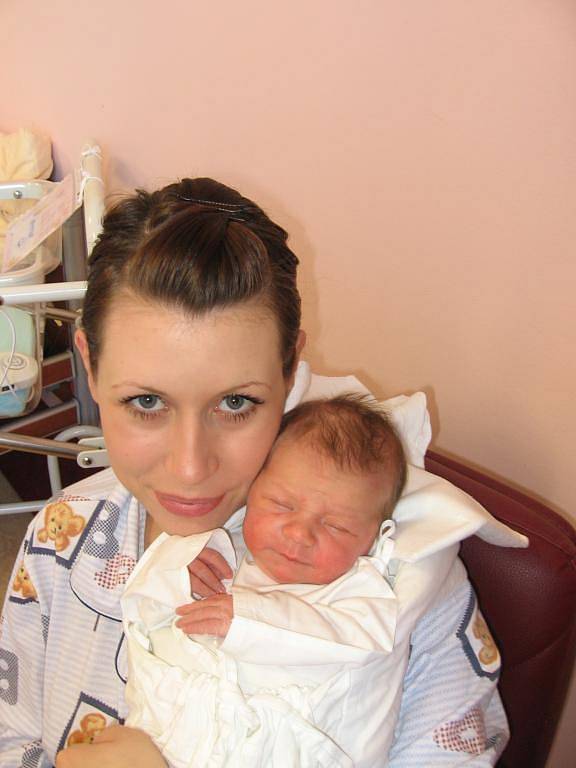 Tomáš Martínek z Plzně byl u porodu své prvorozené dcery Agátky (3,09 kg/47 cm), kterou mu porodila Michaela Trmotová 25. prosince v 15.23 hod. ve FN v Plzni, a prohlásil že porodu svého potomka by se měl zúčastnit každý tatínek