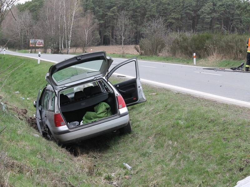 Vážná nehoda na silnici I/20 nedaleko Nevřeně